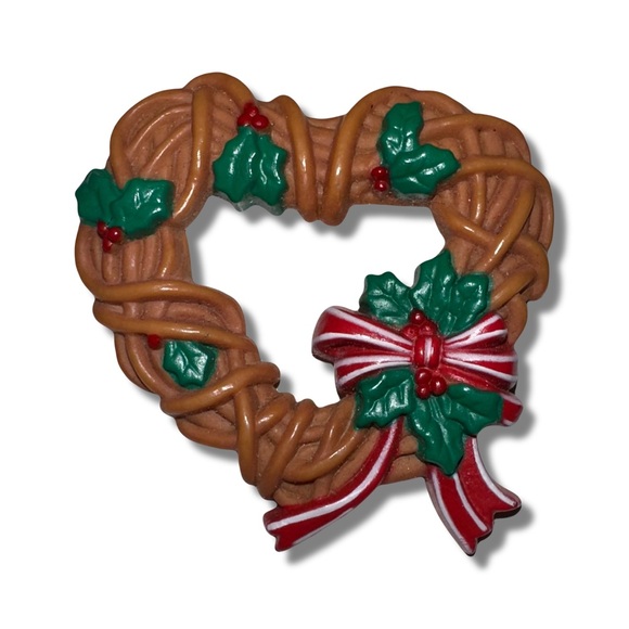 Vintage Jewelry - Vintage Heart Shaped Christmas Wreath Brooch